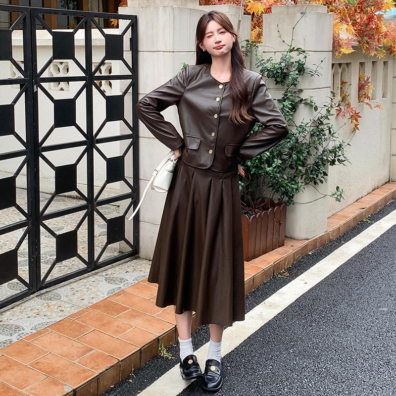 2025年秋季美拉德PU女装女士精品皮百折裙图片