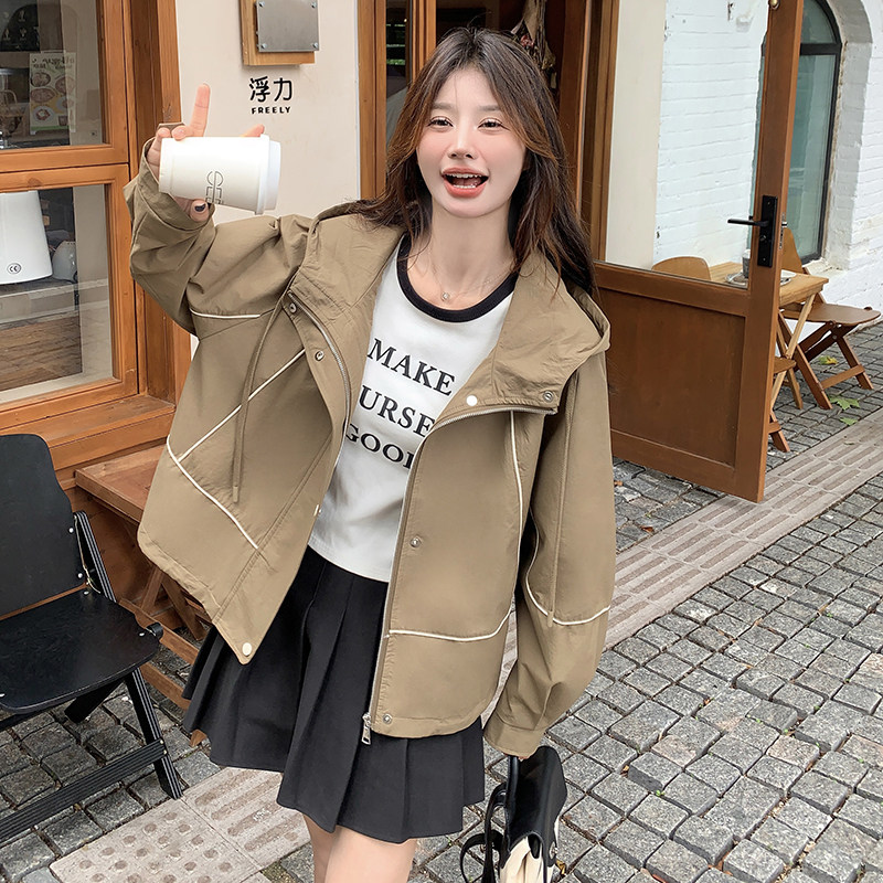 卡其色休闲连帽夹克外套女短款2025秋韩版设计感宽松运动工装上衣,女装短外套,2C166