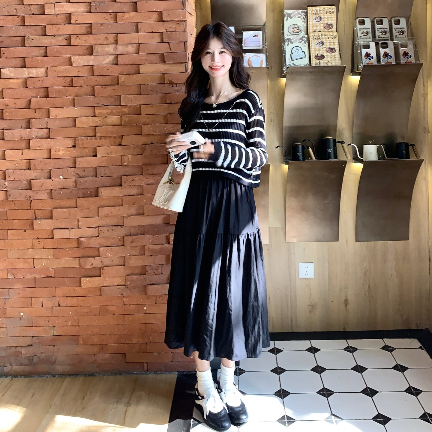 高级感气质减龄显瘦连衣裙女法式a字黑白条纹两件套吊带连衣裙,女装连衣裙,2C166