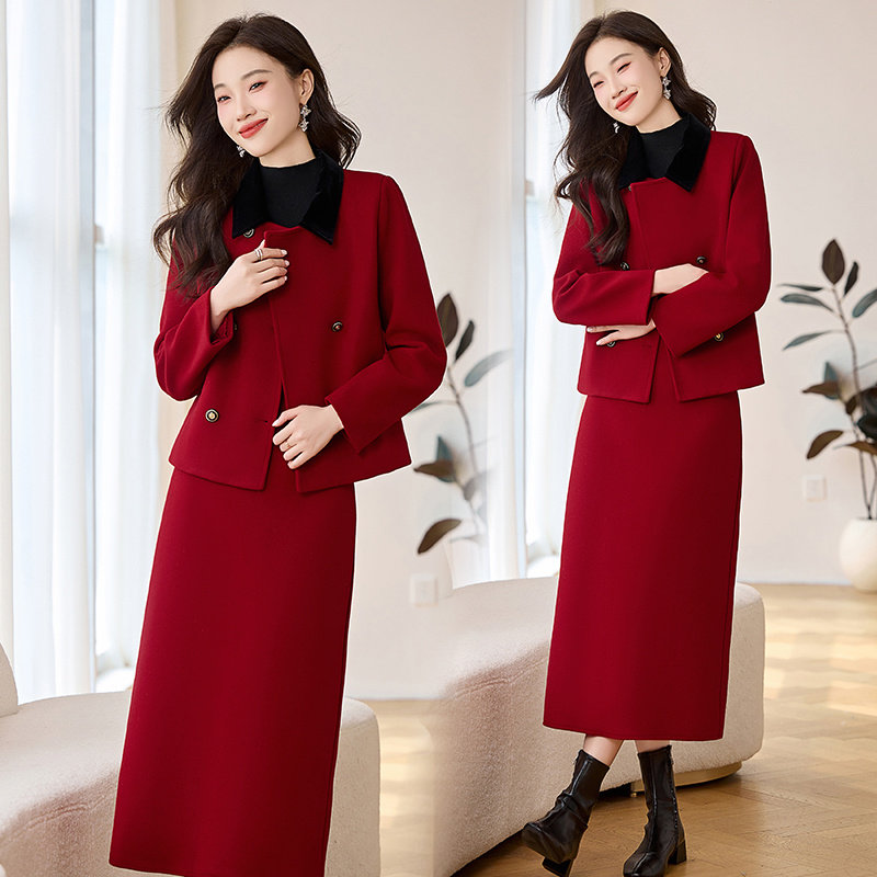2025冬季时尚修身加棉小香风套装，女装套装/套裙，关键时