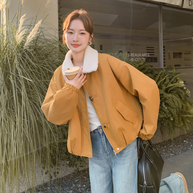 橘黄色加厚工装夹克外套2025新款女冬宽松高级感短款毛绒翻领棉服,女装棉衣/棉服,2C159