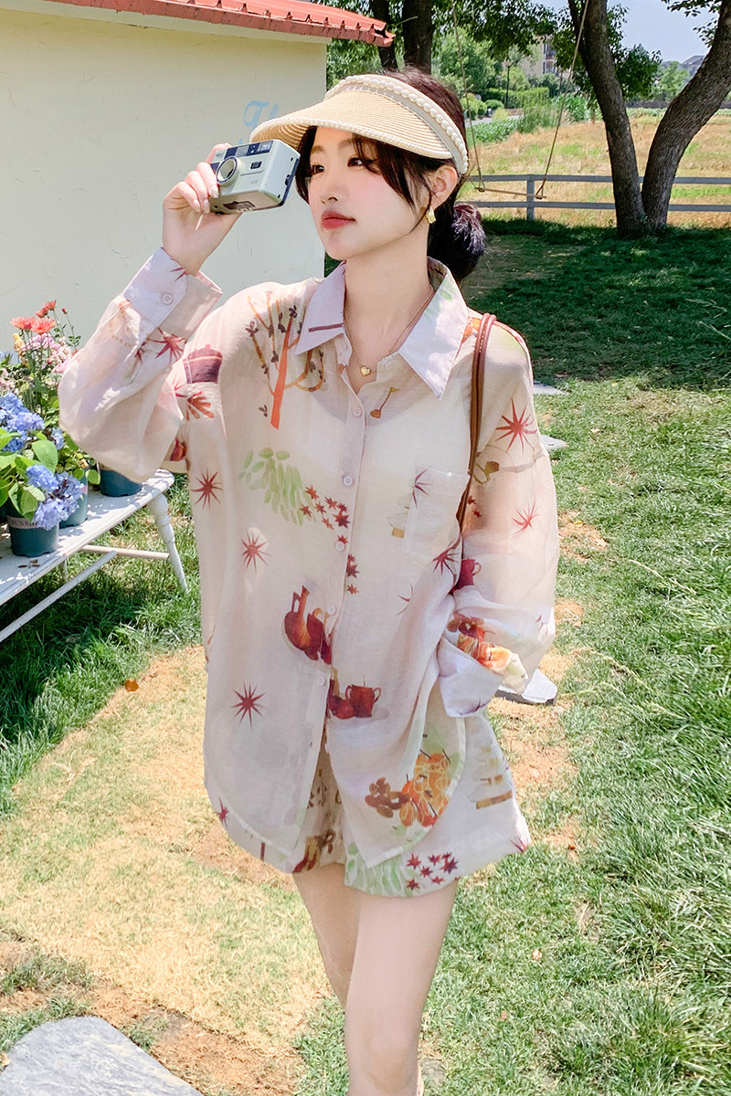2025新款法式夏季小众植物印花独特度假防晒衬衫短裤两件套装,女装套装/套裙,2C166