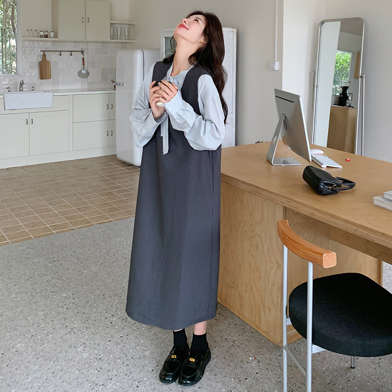 韩系松弛感穿搭学院风衬衫加背心裙套装女春秋超火好看长裙两件套，女装套装/套裙，2C139