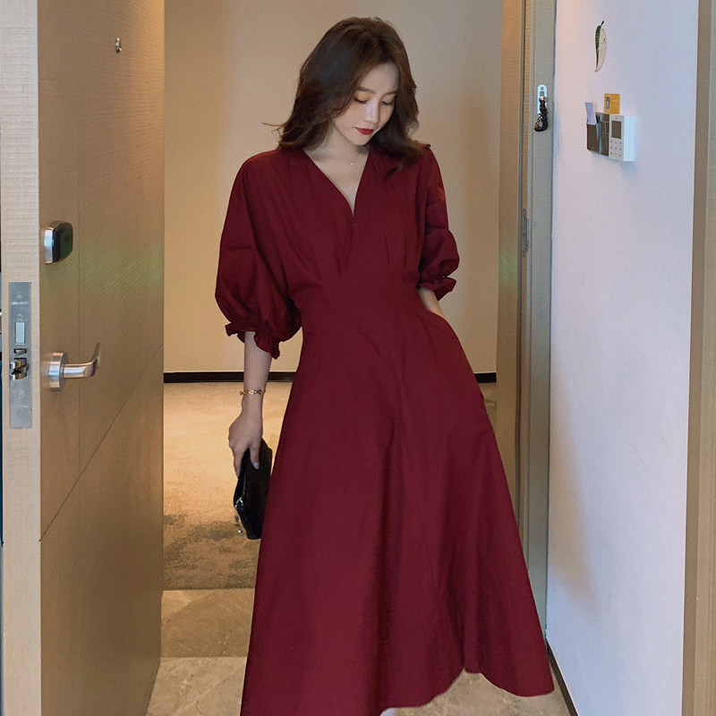 茶歇法式红色v领泡泡袖连衣裙女夏2025新款高级感气质收腰长裙子,女装连衣裙,2C321