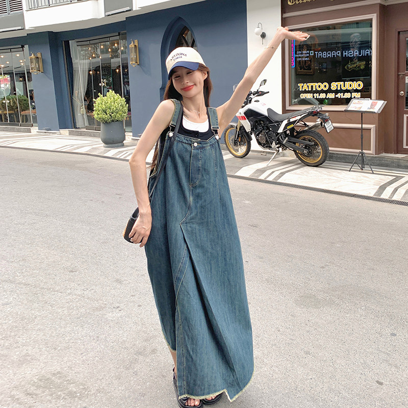 时尚小众设计感牛仔背带裙女夏中长款2025新款洋气减龄开叉连衣裙,女装连衣裙,2C201