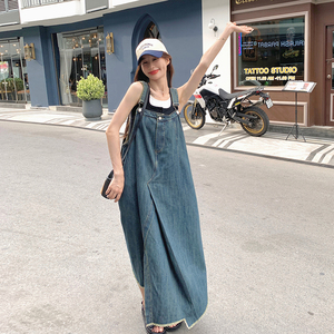 时尚小众设计感牛仔背带裙女夏中长款2025新款洋气减龄开叉连衣裙图片