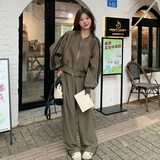 军绿色休闲运动阔腿裤套装女2026春秋新款三条杠时尚棒球服两件套，女装套装/套裙，2C166