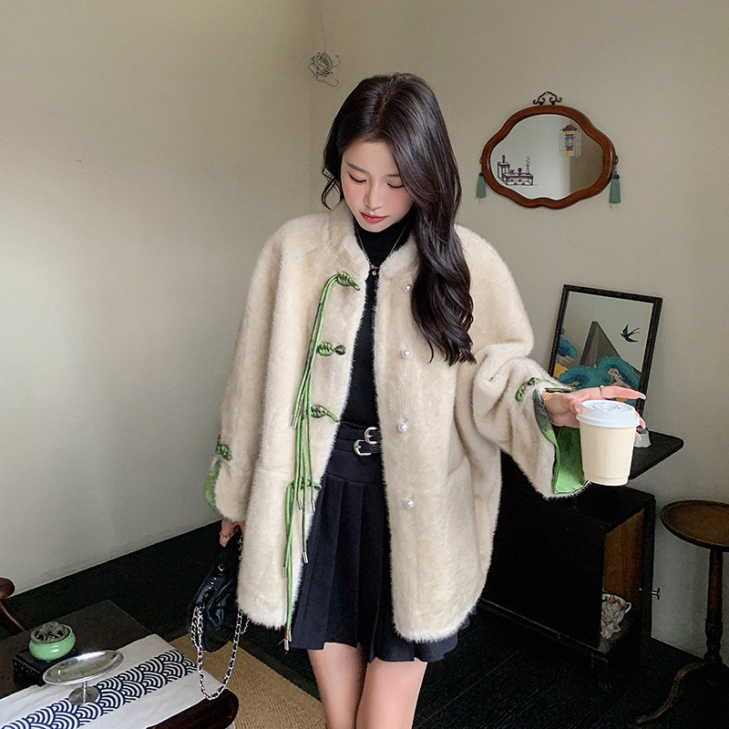 现货~~！！皮毛一体风盘扣皮草P1902C262,女装短外套,2C262