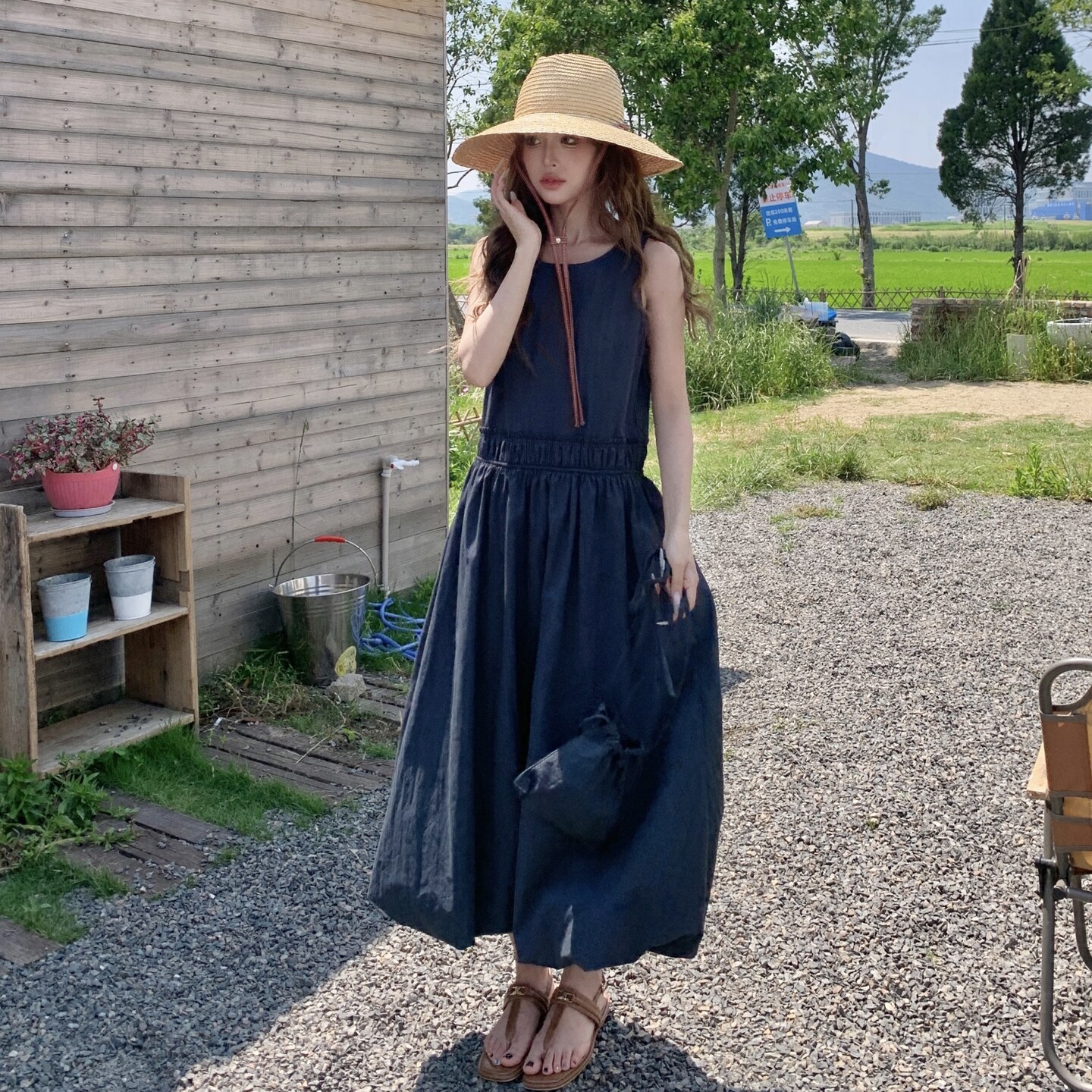 高级感藏青色无袖连衣裙女夏2025新款超火设计感绝美气质长裙流行,女装连衣裙,2C109