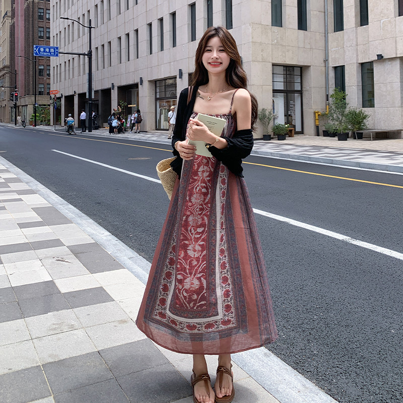 民族风时尚印花吊带连衣裙开衫套装女早秋新款法式度假风气质图片