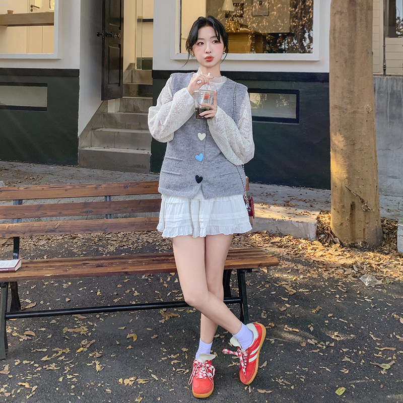 爱心扣针织马甲套装2026女春蕾丝上衣甜美盐系穿搭两件套,女装套装/套裙,2C166