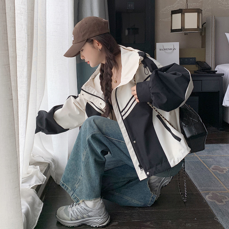 撞色拼接连帽冲锋衣女2025春季新款小个子时尚宽松户外防风短外套,女装风衣,2C113
