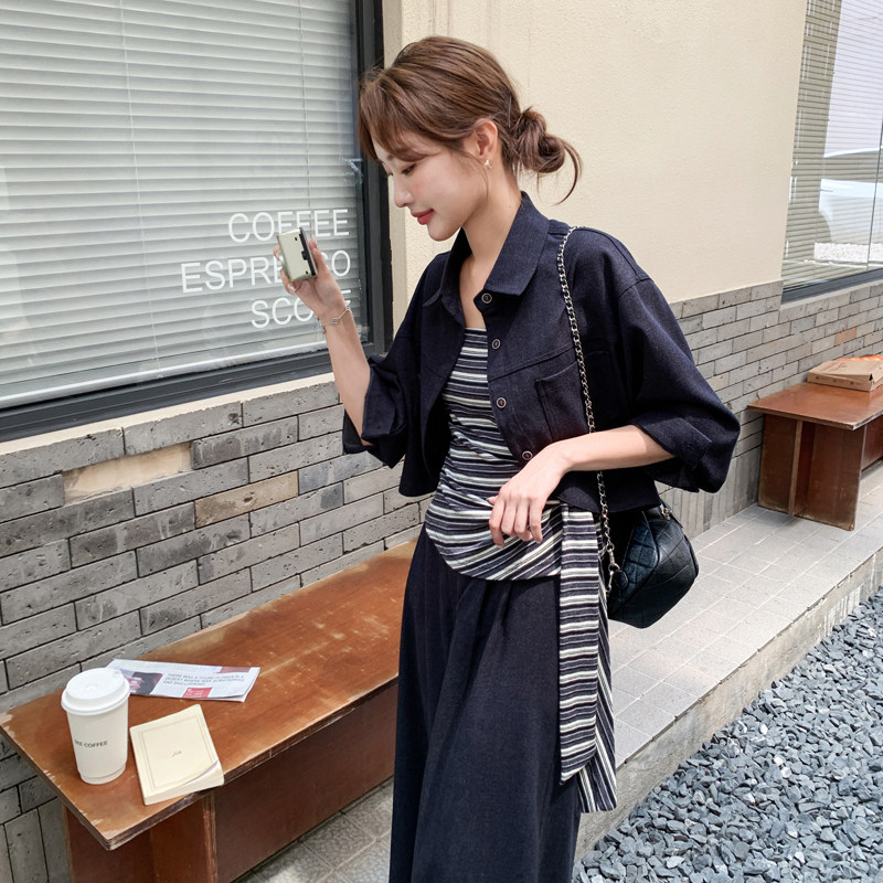 设计感条纹打底套装女2025秋新款时尚减龄短外套显瘦阔腿裤三件套图片