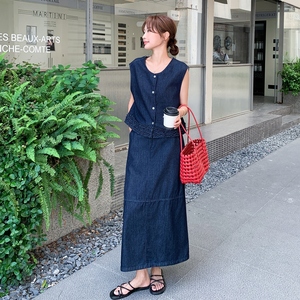 减龄洋气通勤淡人套装女2025夏季深蓝色木耳边拼接上衣半身裙套装图片