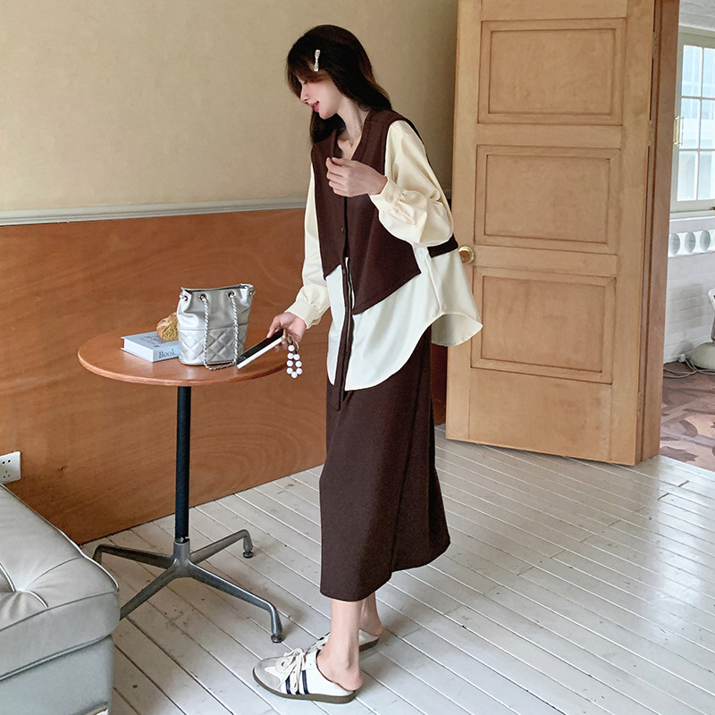 复古港风高级感咖色半身裙女初秋穿搭2025新款设计感假两件套装裙图片