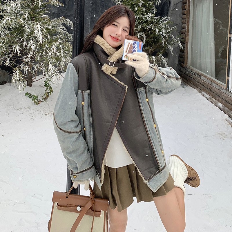 牛仔拼接皮毛一体外套女小众设计感宽松韩系2024冬羊羔毛小个子厚图片