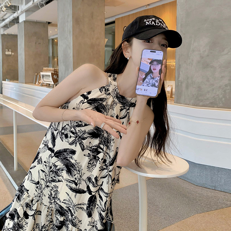法式绝美无袖挂脖连衣裙女夏2025新款度假风宽松露肩雪纺碎花长裙,女装连衣裙,2C037