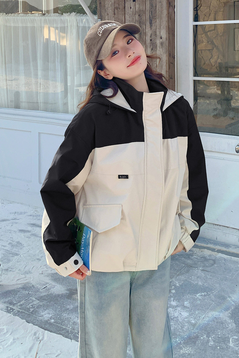 连帽红白撞色冲锋衣外套女冬季2024新款爆款独特超好看时髦派克服,女装棉衣/棉服,2C218