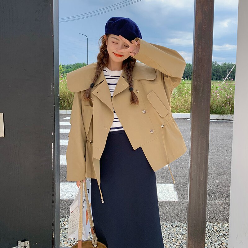现货2025秋季卡其色短款风衣061902P135K188,女装风衣,2C032