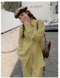 淡绿色