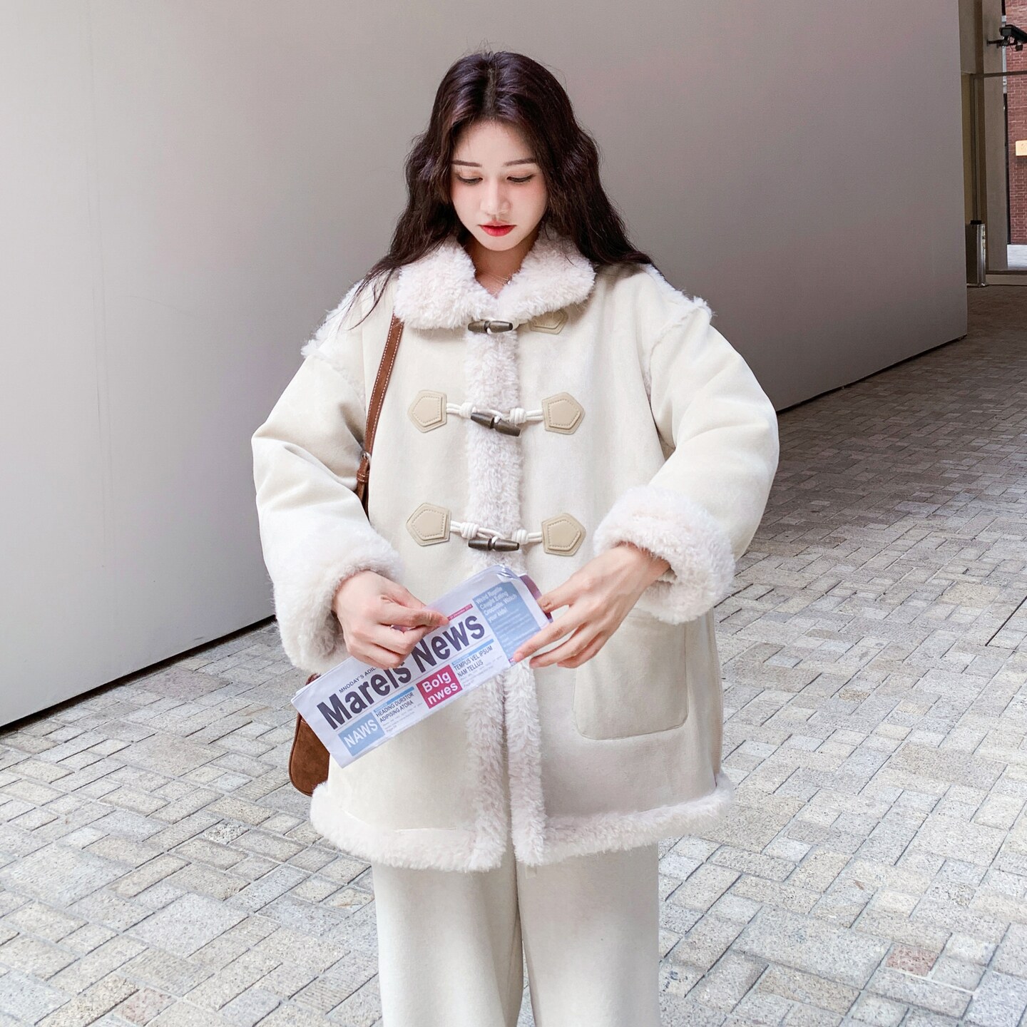设计感两面穿皮毛一体羊羔毛外套女2025冬季新款加厚保暖棉衣棉服,女装短外套,2D036