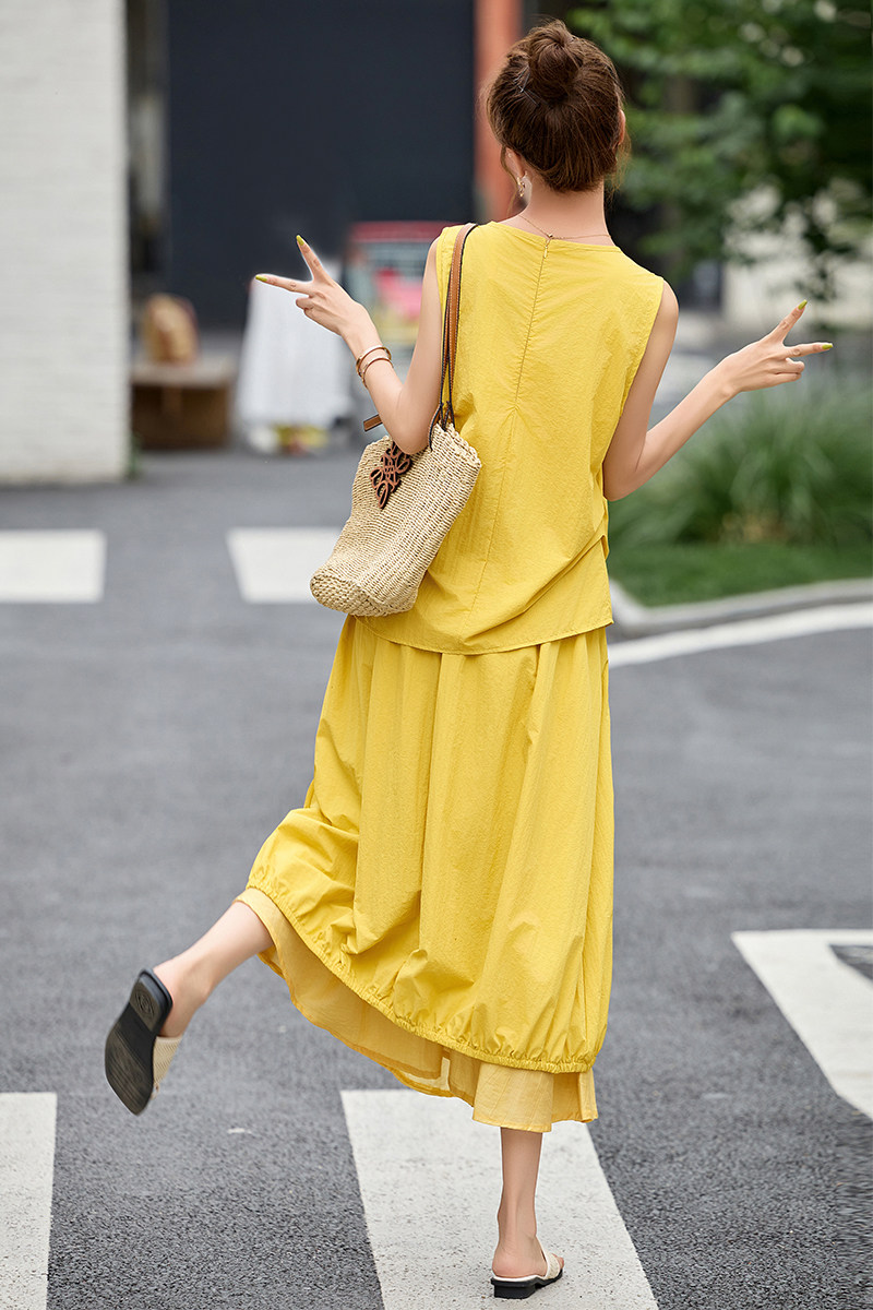 2025新款气质背心花苞裙松弛感两件套套裙,女装套装/套裙,衣佳和