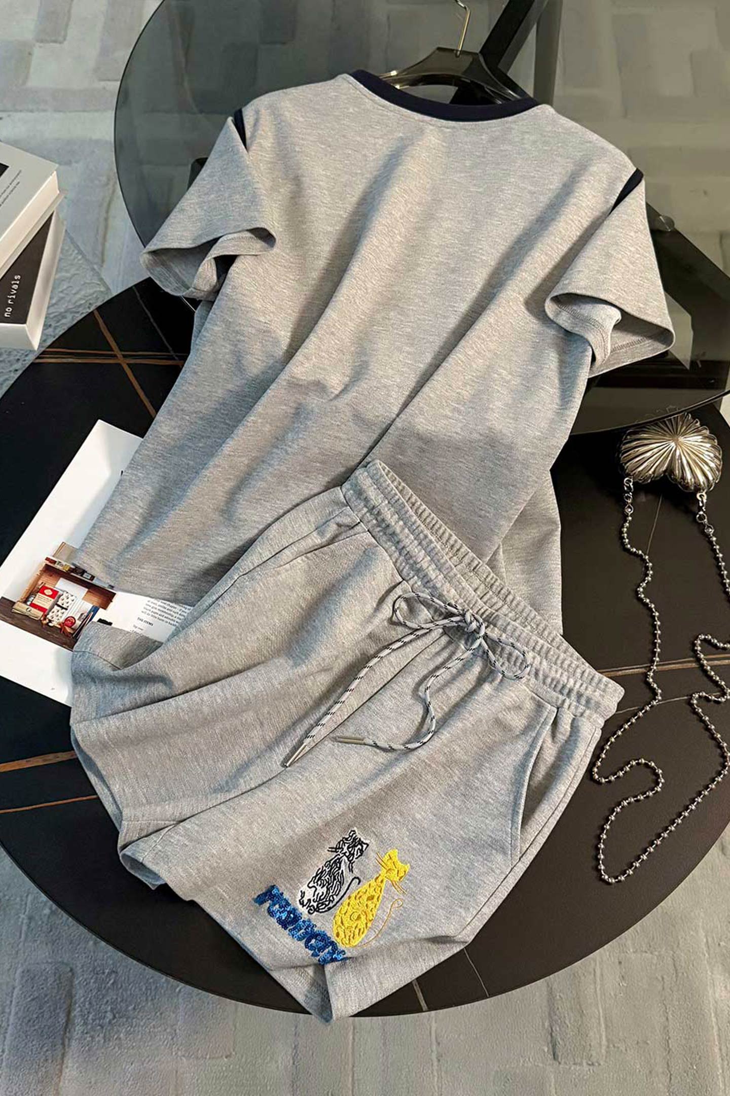 甜美时尚休闲套装女夏季新款显瘦圆领印花刺绣上衣阔腿短裤两件套,女装套装/套裙,2C310