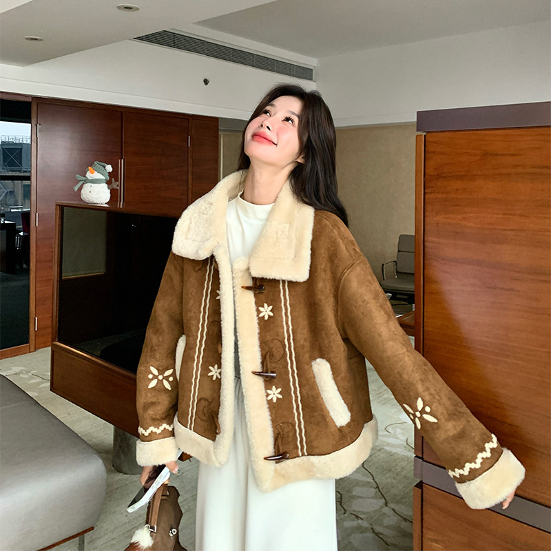 新品有货刺绣皮毛一体外套2C285-2615-P205-K308,女装短外套,2C285