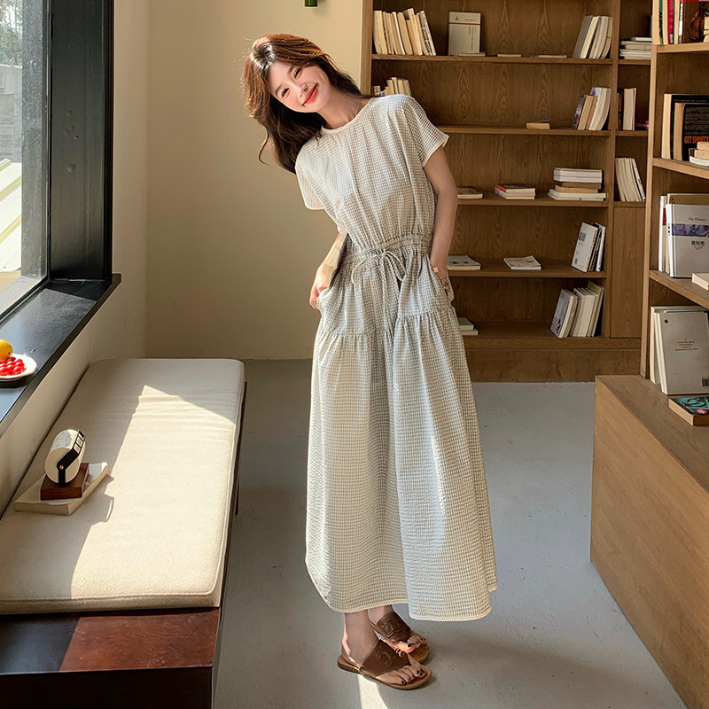 文艺范浅灰色格纹连衣裙女2025夏新款法式休闲减龄甜美收腰A字裙,女装连衣裙,2C326
