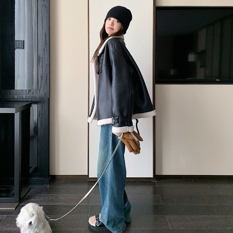黑色羊羔毛外套女秋冬加厚立领新款韩系小个子机车高级感皮毛一体,女装皮衣,2B222