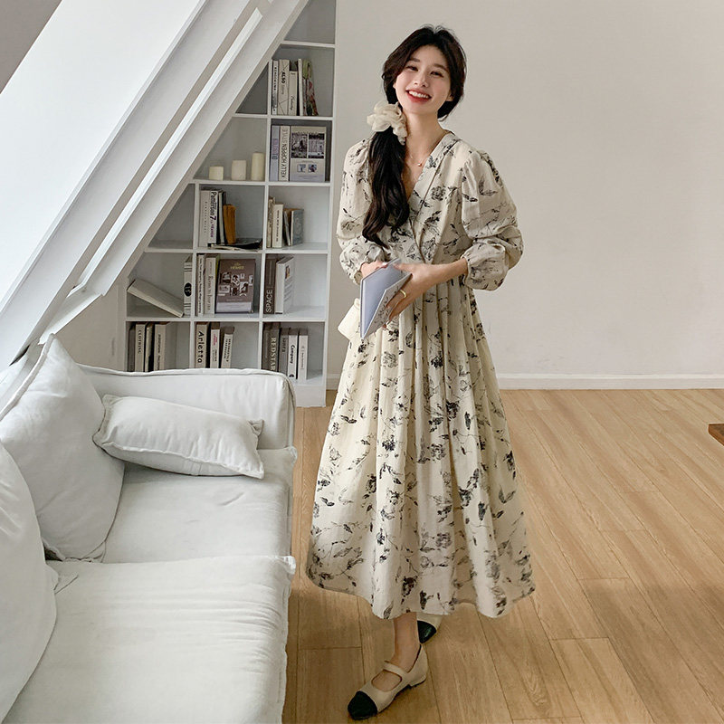 水墨画法式温柔风碎花长袖连衣裙女春秋2024新款设计感V领长裙子,女装连衣裙,2C207