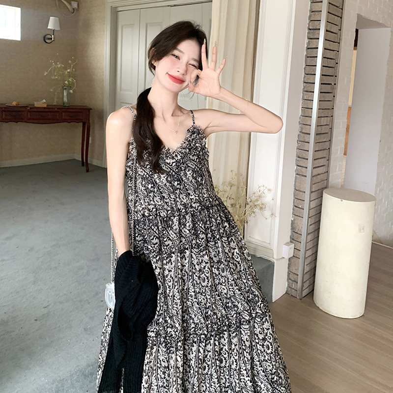法式印花天丝吊带裙套装夏女2025新款轻熟风高级感防晒开衫两件套图片