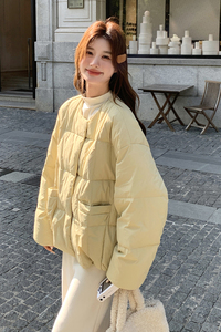 现货  针织连帽披肩配浅黄色短款羽绒服 5817-P275-K398图片