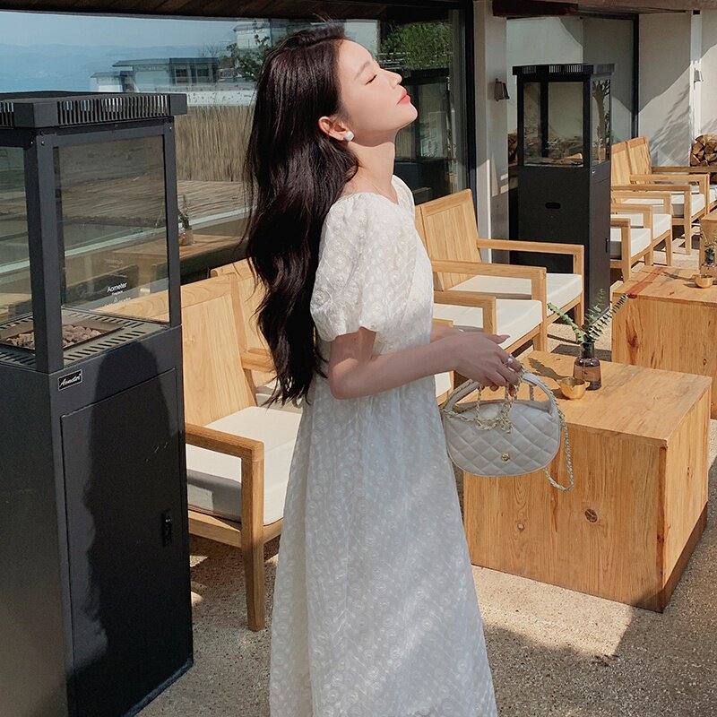 白色小众设计感蕾丝连衣裙女2023夏季新款法式温柔风高级感提花裙,女装连衣裙,2C010