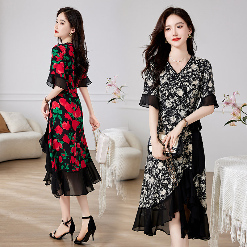 2025年夏季新款拼色木耳边连衣裙，女装连衣裙，臻衣坊,女装连衣裙,1C078