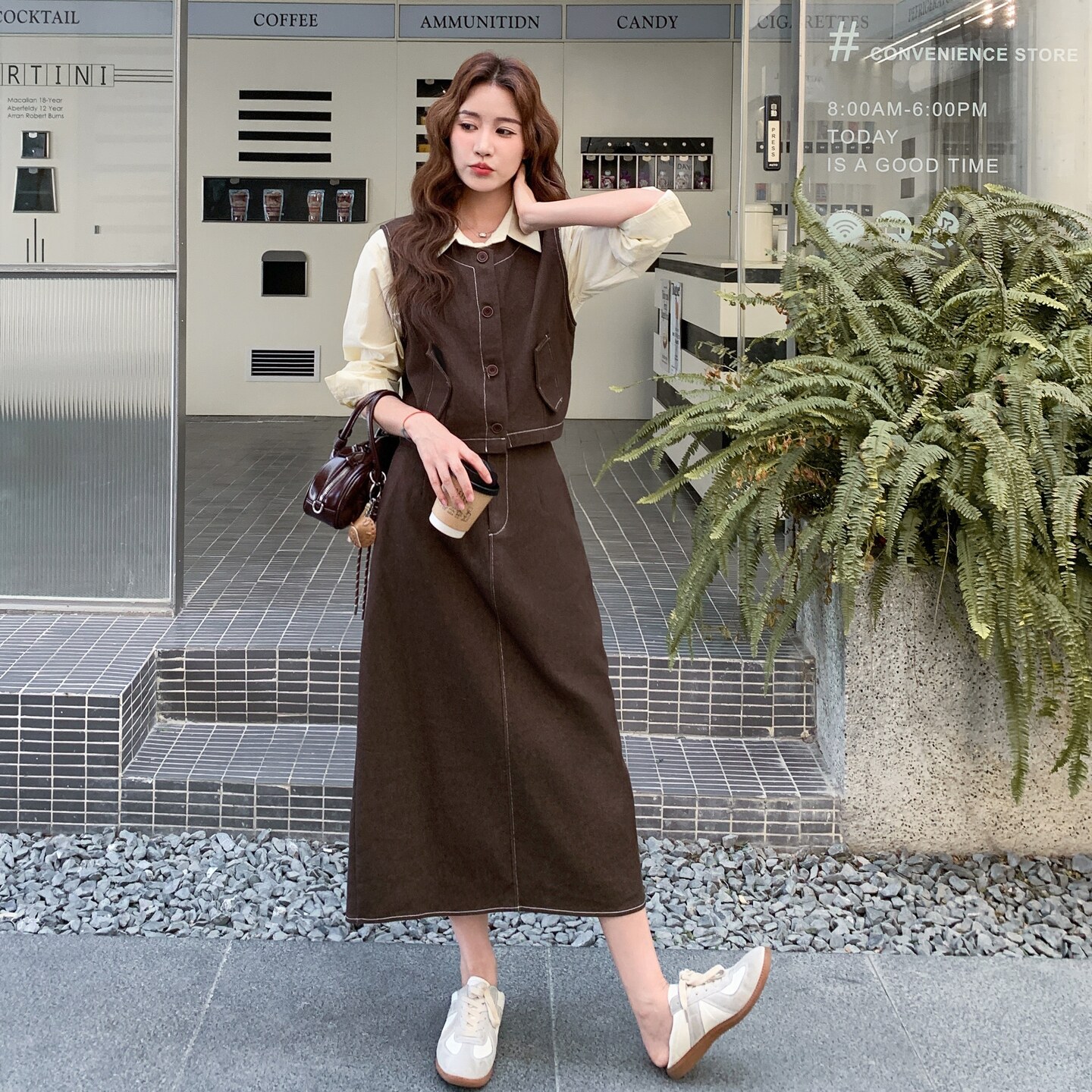 时尚咖色氛围感套装女2025秋季高级感单排扣马甲衬衫半身裙三件套图片