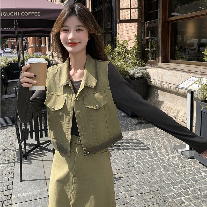 渐变减龄主推2024牛仔马甲+内搭+半身裙三件套套裙,女装套装/套裙,1D066-1