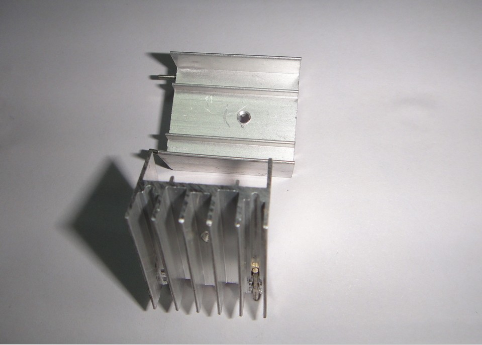 Heat sink 23*16*30 white small 30 band slot