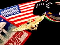 American Navy Air Corps Officer Flying Chest American Ship Pilot Metal Chest Mark Golden Badge