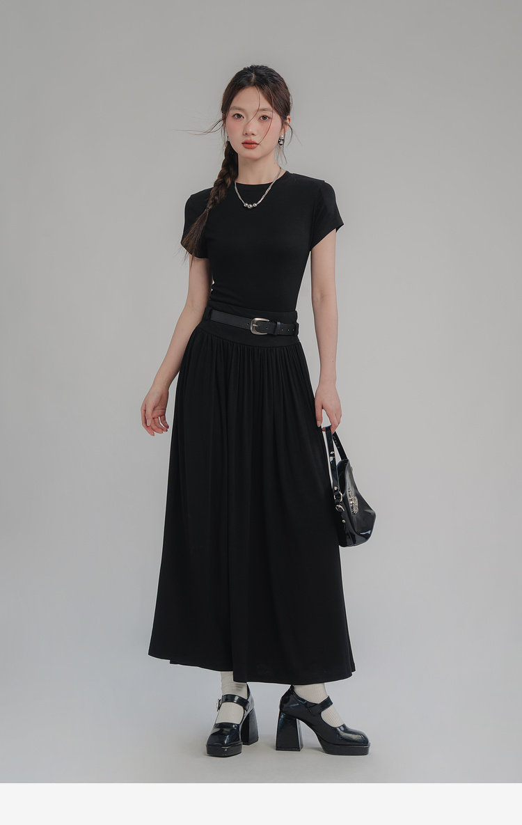 Стильные костюмы loveheynew气质简约时尚套装女春夏新款修身显瘦短t半身裙两件套