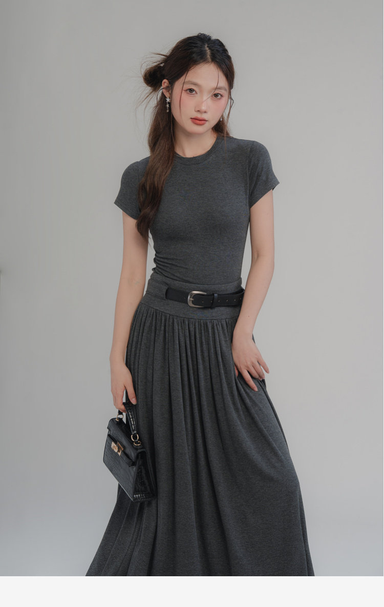 Стильные костюмы loveheynew气质简约时尚套装女春夏新款修身显瘦短t半身裙两件套