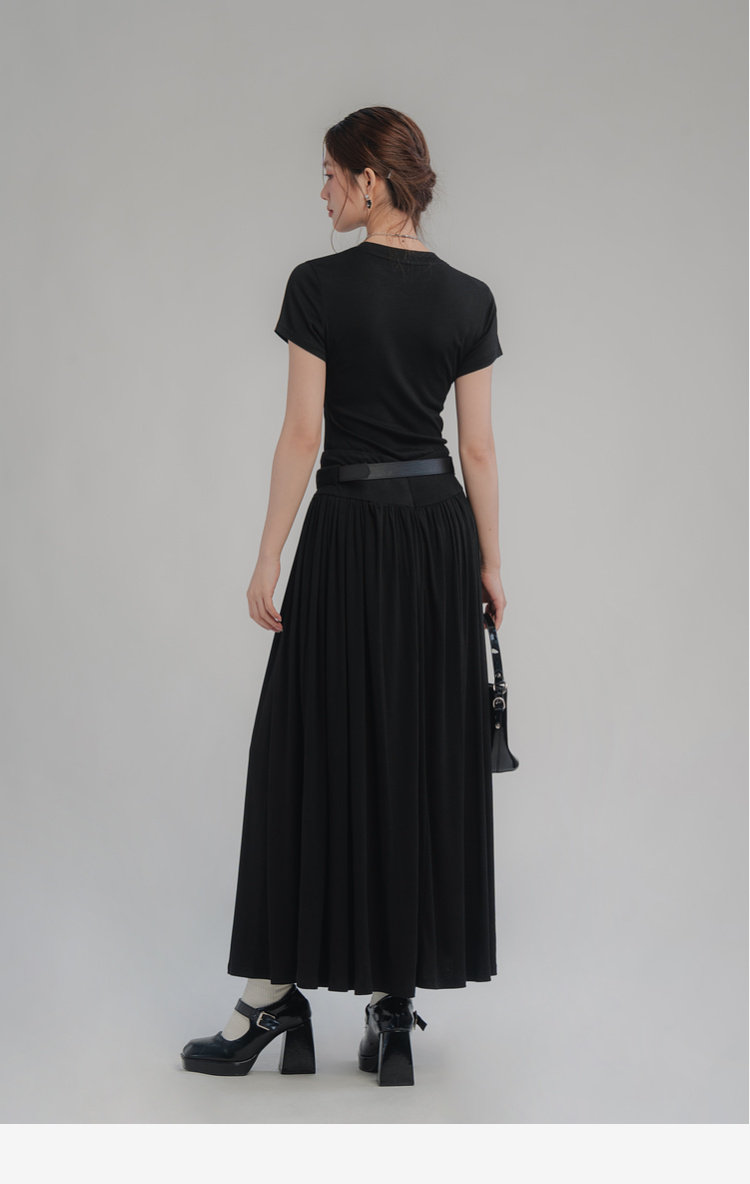 Стильные костюмы loveheynew气质简约时尚套装女春夏新款修身显瘦短t半身裙两件套