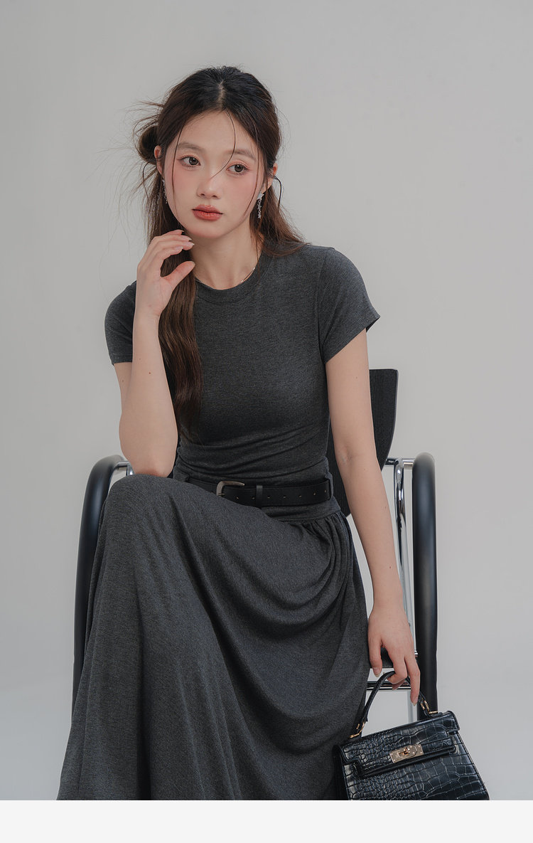 Стильные костюмы loveheynew气质简约时尚套装女春夏新款修身显瘦短t半身裙两件套