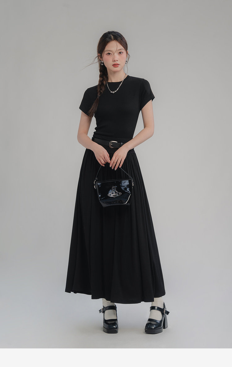 Стильные костюмы loveheynew气质简约时尚套装女春夏新款修身显瘦短t半身裙两件套