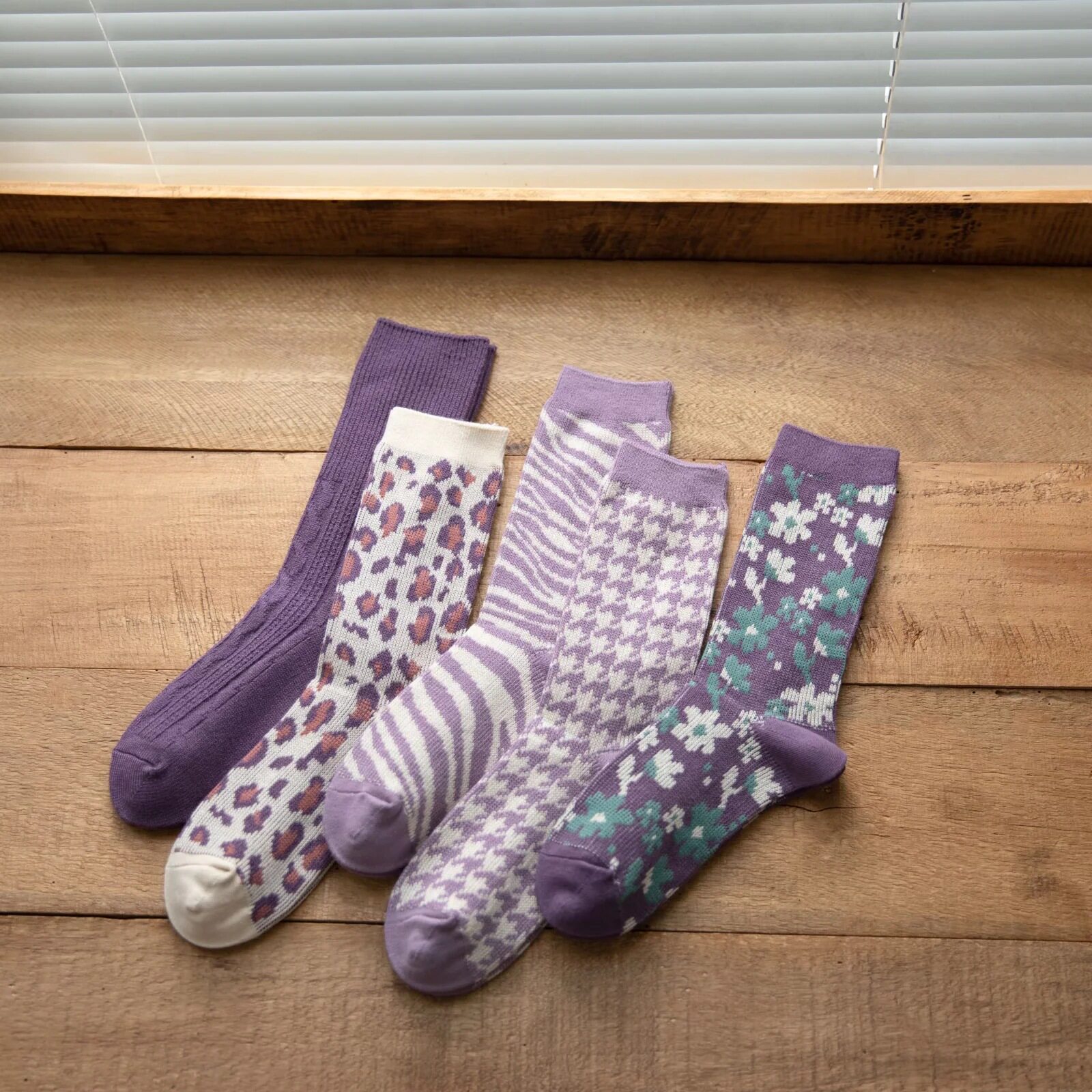 Foreign Trade Factory Italy Big Brands Female and American Mall Special Cabinet Withdrawal Cabinet Cut Mark Han Edition College Wind Drum Cotton Socks-Taobao