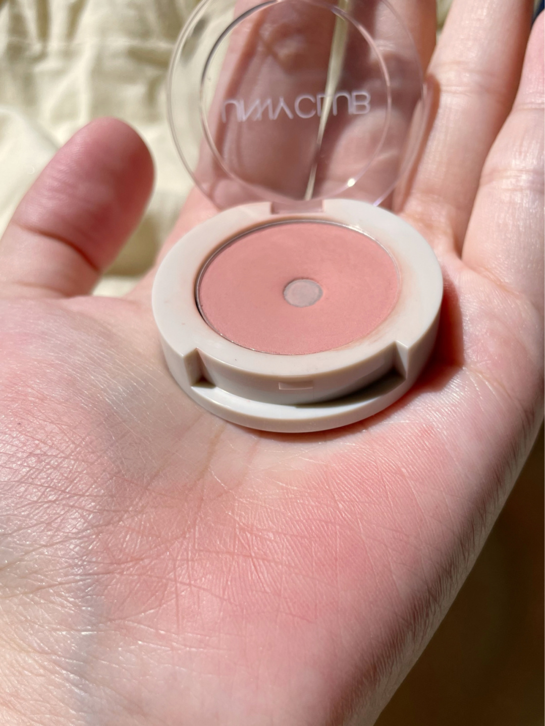So tender I can't have the UNNY monochrome m119 pure matte eye shadow blush pink silk iron skin
