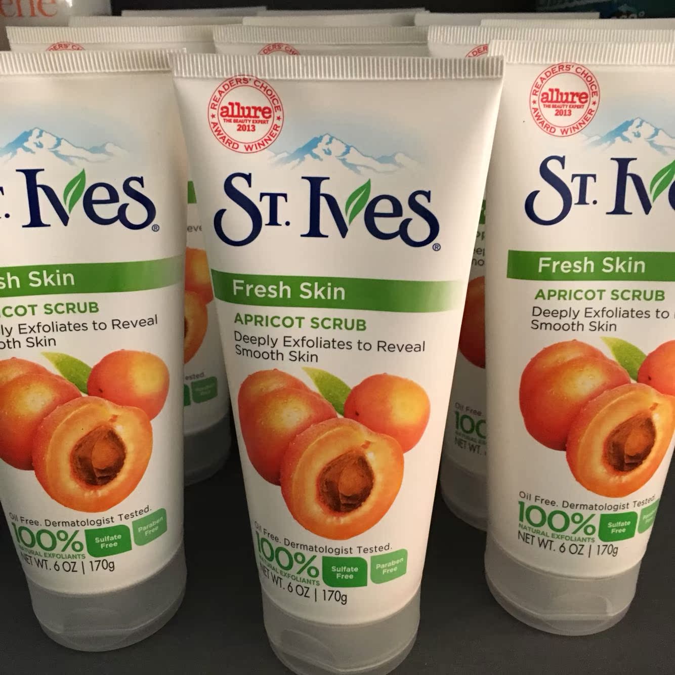 Hồng Kông mua Hoa Kỳ St Ives Apricot Scrub Cleanser 170g Body Facial Tẩy tế bào chết để mụn đầu đen tay te bao chet