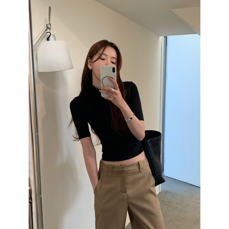 Halo Luu Black Half-Sleeve Slim-Fit Top for Women, New Spring/Summer Half-High Collar Knitted Short-Sleeve T-Shirt Base Layer