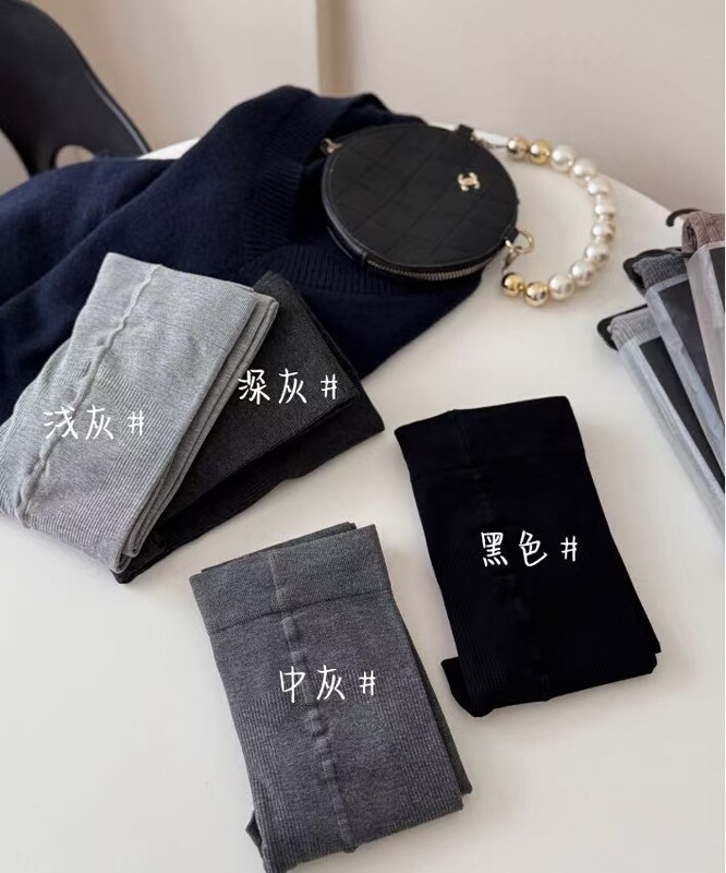 9.27+ "Limited Purchase. No Returns or Exchanges" Self-Heating Vertical Stripe Slimming Leg Socks 10 to 18 Degrees Apm130G