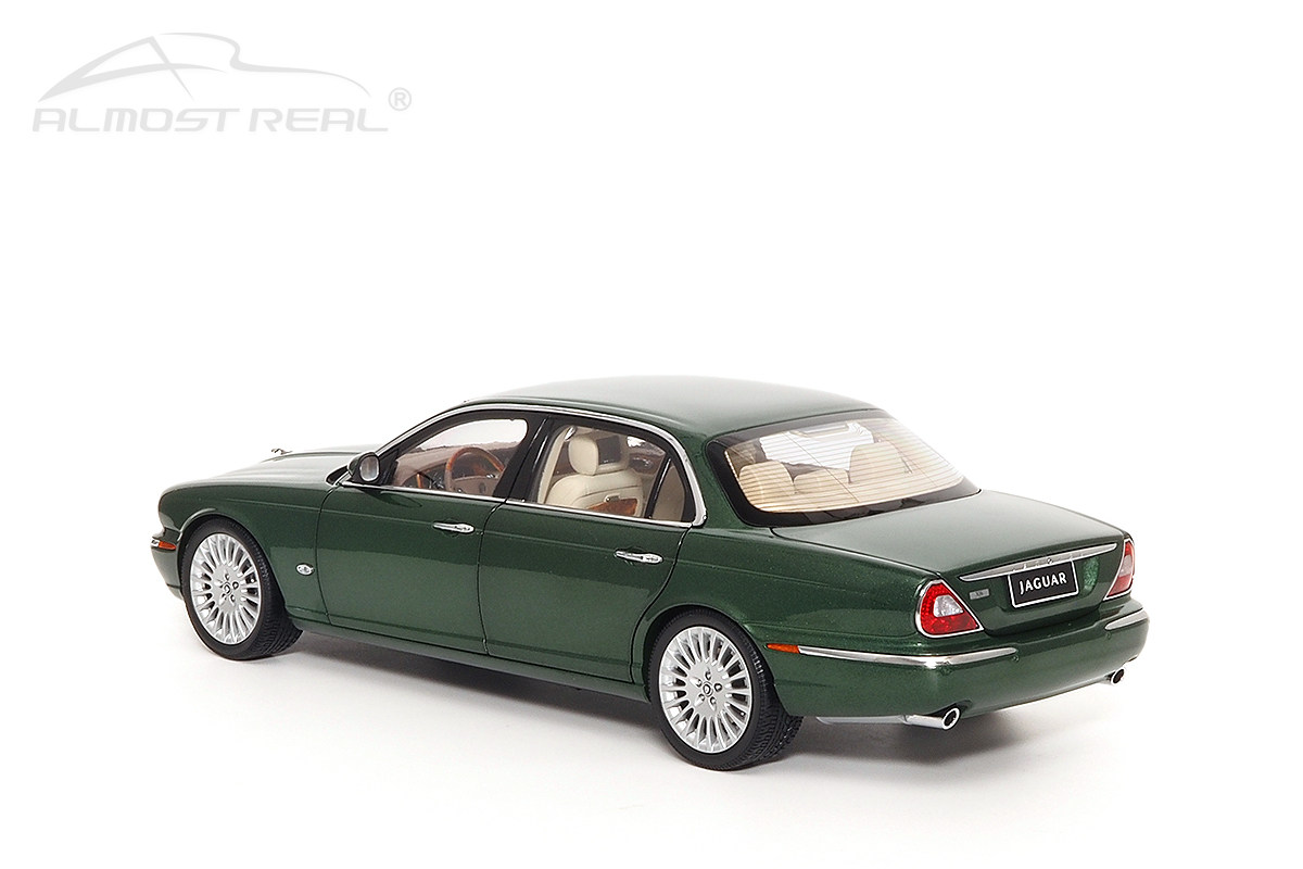 【大人気　美品　希少】 1/18 ジャガー JAGUAR XJ XJ6 X350 1:18 Scale AR Almost Real Jaguar XJ6 X350 Metal Diecast Car Model